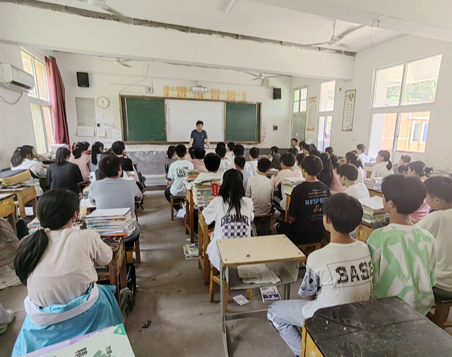 数智化科学育人之本校园深化产教交融校企协同育人机制